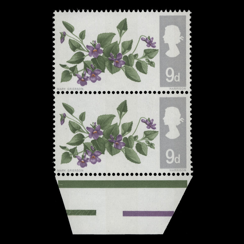 Great Britain 1967 (Variety) 9d British Wild Flowers ordinary pair with leaf flaw