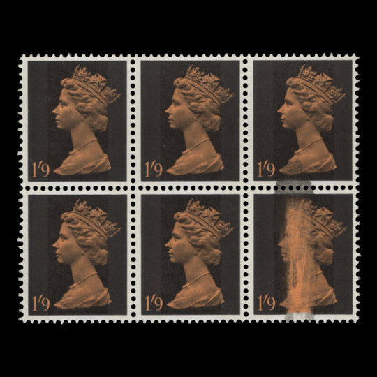 Great Britain 1967 (Variety) 1s9d Black & Bright Orange block with blade flaw