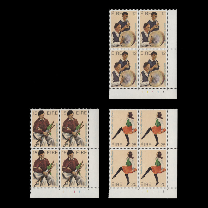 Ireland 1980 (MNH) Traditional Music & Dance cylinder blocks