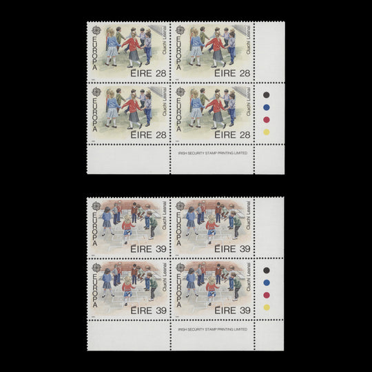 Ireland 1989 (MNH) Children's Games imprint/traffic light blocks