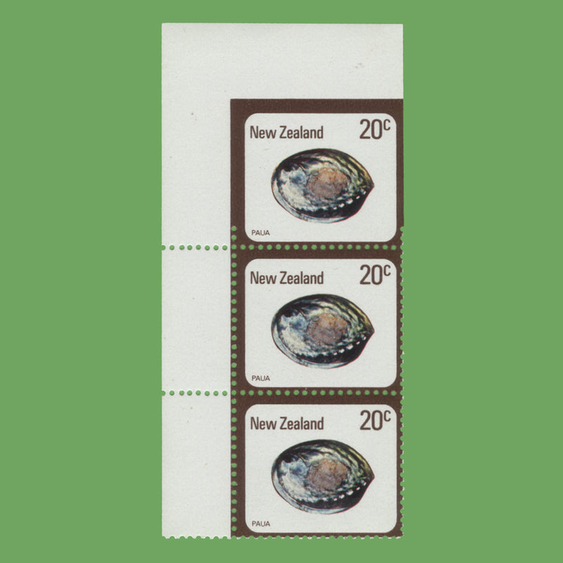 New Zealand 1978 (MNH) 20c Paua strip imperf to top margin