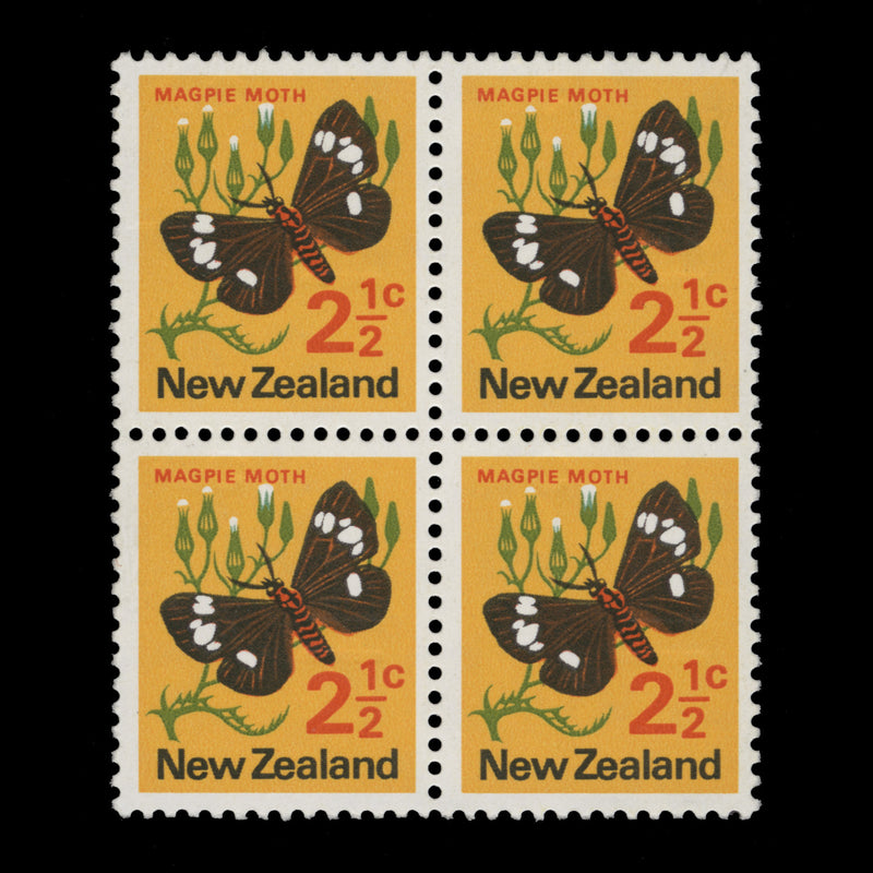 New Zealand 1972 (Variety) 4c/2½c Magpie Moth bock with albino surcharge